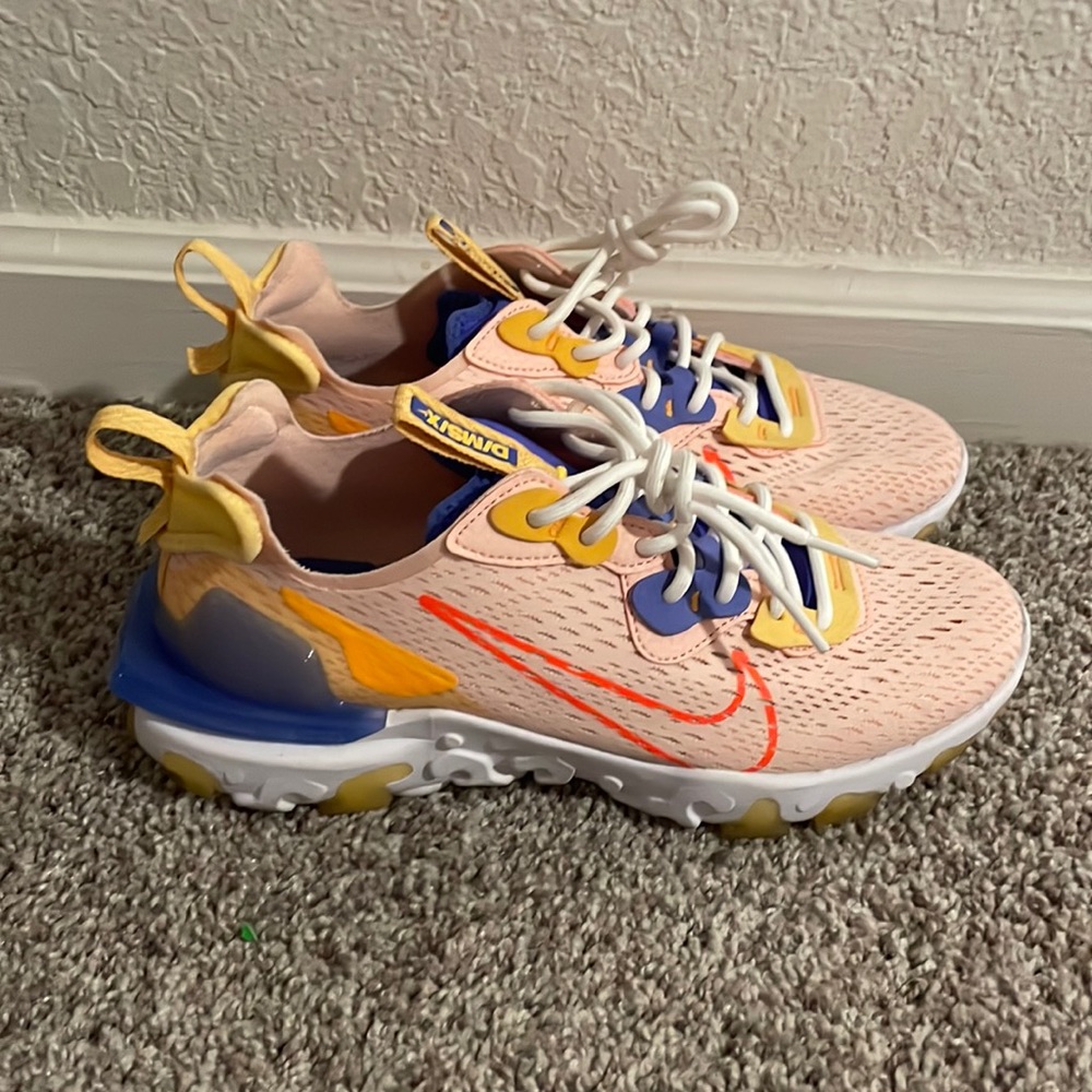 2020 womens Nike react vision “washed coral” size 8.5 (worn 1x)